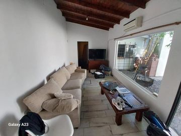Excelente Casa 4 Ambientes En Venta, Los Paraisos 82, Villa Udaondo, Ituzaingó.