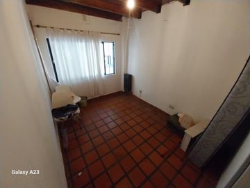 Excelente Casa 4 Ambientes En Venta, Los Paraisos 82, Villa Udaondo, Ituzaingó.