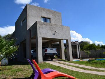 PROPIEDAD EN BARRIO CERRADO KEOKEN , TANTI