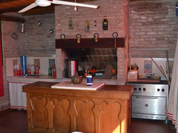 PROPIEDAD EN BARRIO CERRADO KEOKEN , TANTI