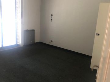 Venta casa 6 amb con cochera. Oportunidad