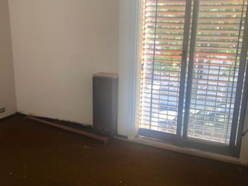 Venta casa 6 amb con cochera. Oportunidad