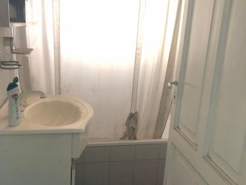 Venta casa 6 amb con cochera. Oportunidad