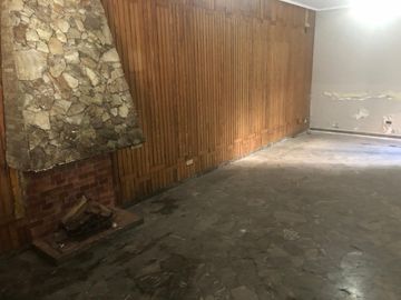 Venta casa 6 amb con cochera. Oportunidad