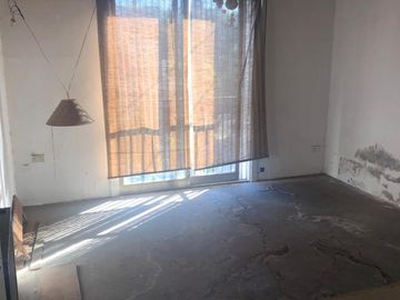 Venta casa 6 amb con cochera. Oportunidad