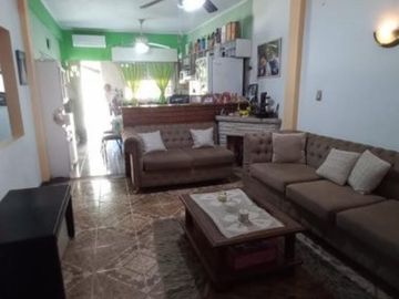 VENTA DE EXCELENTE CHALET DE 4 AMBIENTES CON COCHERA EN MONTE GRANDE - POSIBILIDAD DE PERMUTA (LOMAS, BANFIELD, TEMPERLEY)