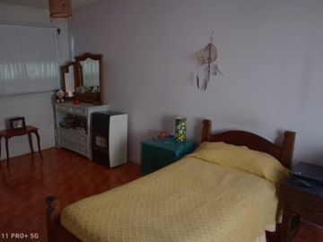VENDO CASA 4 AMB CON TROTADORA PARA 2 AUTOS
