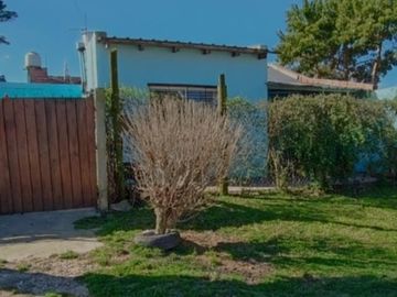 VENDO CASA 4 AMB CON TROTADORA PARA 2 AUTOS