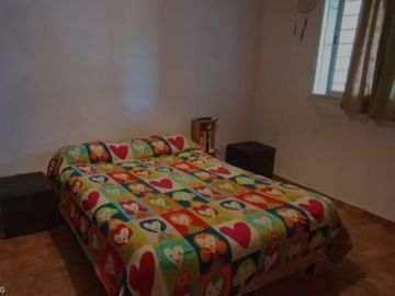 VENDO CASA 4 AMB CON TROTADORA PARA 2 AUTOS