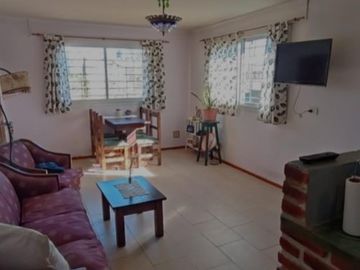 VENDO CASA 4 AMB CON TROTADORA PARA 2 AUTOS