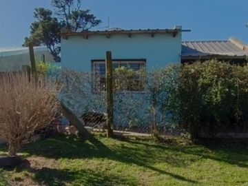 VENDO CASA 4 AMB CON TROTADORA PARA 2 AUTOS