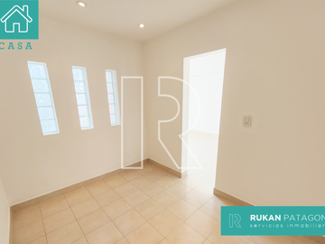 #AlquilerRUKAN | Casa de 3 Ambientes | Barrio CENTRO | Calle JOSÉ HERNÁNDEZ | Caleta Olivia.- (DISPONIBLE EN AGOSTO 2024)