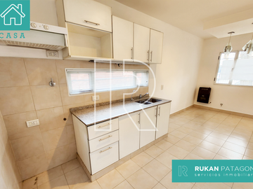 #AlquilerRUKAN | Casa de 3 Ambientes | Barrio CENTRO | Calle JOSÉ HERNÁNDEZ | Caleta Olivia.- (DISPONIBLE EN AGOSTO 2024)