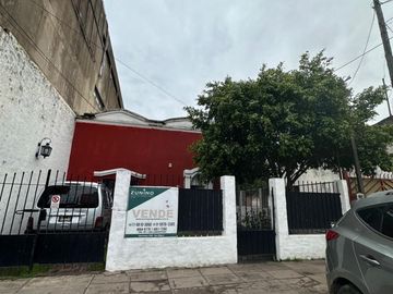 Casa de tres ambientes a la venta en San Miguel
