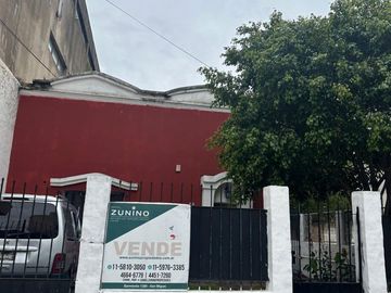 Casa de tres ambientes a la venta en San Miguel