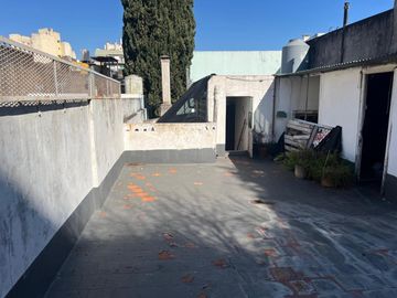 Casa con Cochera y Terraza