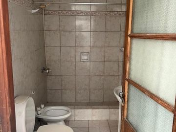 Casa con Cochera y Terraza