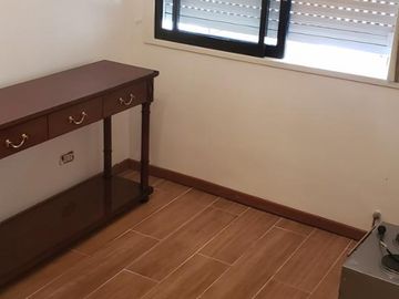 Chalet 5 Amb. con Cochera - IMPECABLE