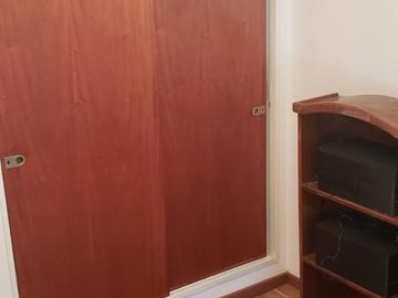 Chalet 5 Amb. con Cochera - IMPECABLE