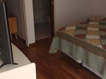 Chalet 5 Amb. con Cochera - IMPECABLE