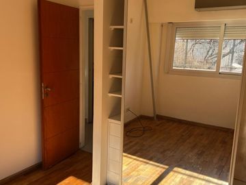 Venta depto 3 ambientes, al frente con balcón.