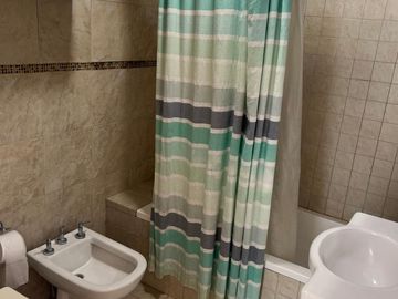 Venta depto 3 ambientes, al frente con balcón.
