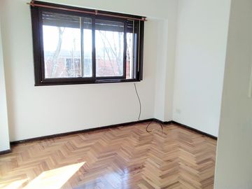 LUMINOSO DEPARTAMENTO DE DOS AMBIENTES EN VENTA