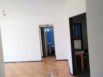 LUMINOSO DEPARTAMENTO DE DOS AMBIENTES EN VENTA