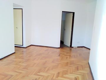 LUMINOSO DEPARTAMENTO DE DOS AMBIENTES EN VENTA