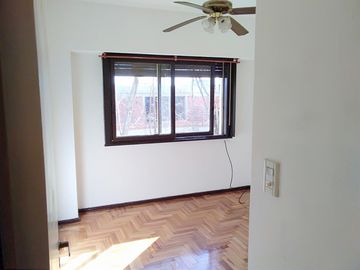 LUMINOSO DEPARTAMENTO DE DOS AMBIENTES EN VENTA