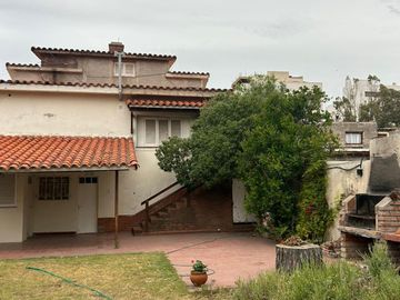 Casa de 3 dormitorios a una cuadra del mar