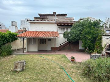 Casa de 3 dormitorios a una cuadra del mar