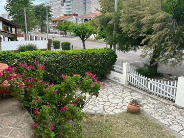 Casa de 3 dormitorios a una cuadra del mar