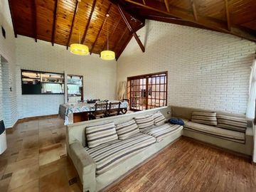 CHALET DE 4 AMB EN COUNTRY EL PARAISO