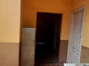 CASA MULTIFAMILIAR CON GALPÓN - LA TABLADA