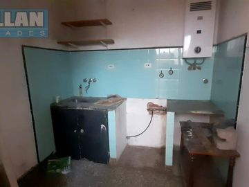 CASA MULTIFAMILIAR CON GALPÓN - LA TABLADA