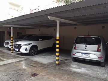 VENTA 3 AMBIENTES MAS ESCRITORIO CON COCHERA EN LANUSITA