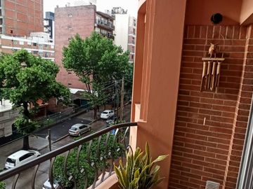 VENTA 3 AMBIENTES MAS ESCRITORIO CON COCHERA EN LANUSITA