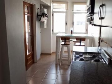 VENTA 3 AMBIENTES MAS ESCRITORIO CON COCHERA EN LANUSITA