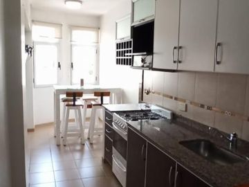 VENTA 3 AMBIENTES MAS ESCRITORIO CON COCHERA EN LANUSITA