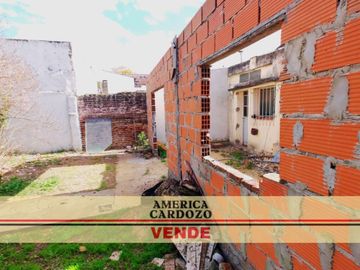 CASA EN PH, 3 AMBIENTES, CON DEPTO A TERMINAR, PASO DEL REY SUR CENTRO, MORENO
