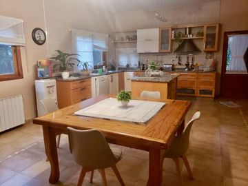 IMPORTANTE CHALET DE 6 AMB EN COUNTRY EL PARAISO