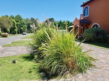 IMPORTANTE CHALET DE 6 AMB EN COUNTRY EL PARAISO