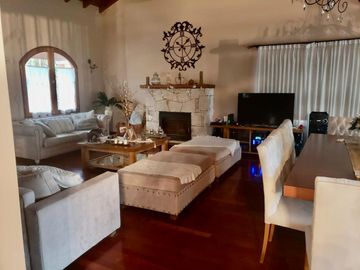 IMPORTANTE CHALET DE 6 AMB EN COUNTRY EL PARAISO