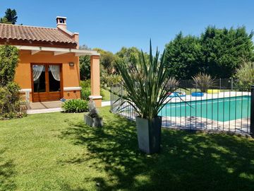 IMPORTANTE CHALET DE 6 AMB EN COUNTRY EL PARAISO