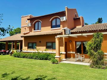 IMPORTANTE CHALET DE 6 AMB EN COUNTRY EL PARAISO