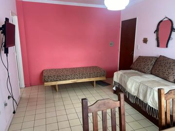 Departamento de dos dormitorios en edificio frente al mar