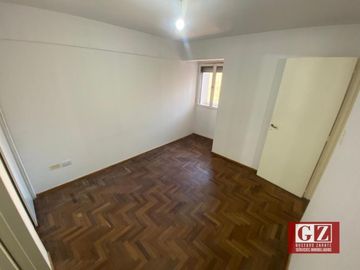 VENTA Departamento 2 dormitorios, 2 baños. Plena Nueva Córdoba.
