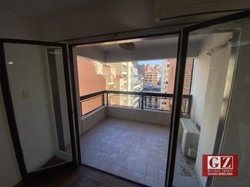 VENTA Departamento 2 dormitorios, 2 baños. Plena Nueva Córdoba.