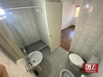 VENTA Departamento 2 dormitorios, 2 baños. Plena Nueva Córdoba.